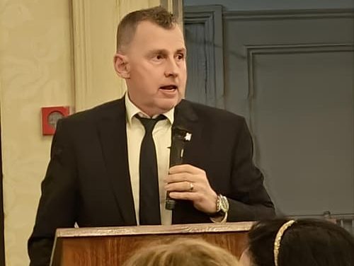 Welsh Legend Nigel Owens Draws Full House for Navan RFC Christmas Lunch