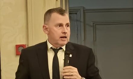 Welsh Legend Nigel Owens Draws Full House for Navan RFC Christmas Lunch